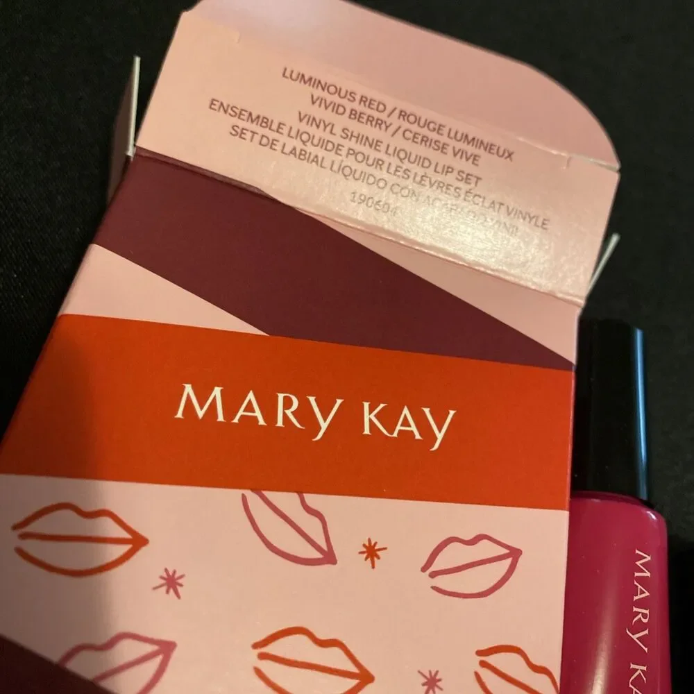 Mary Kay Vinyl Shine Liquid Lip Set Two lipsticks Luminous Red Vivid Berry New